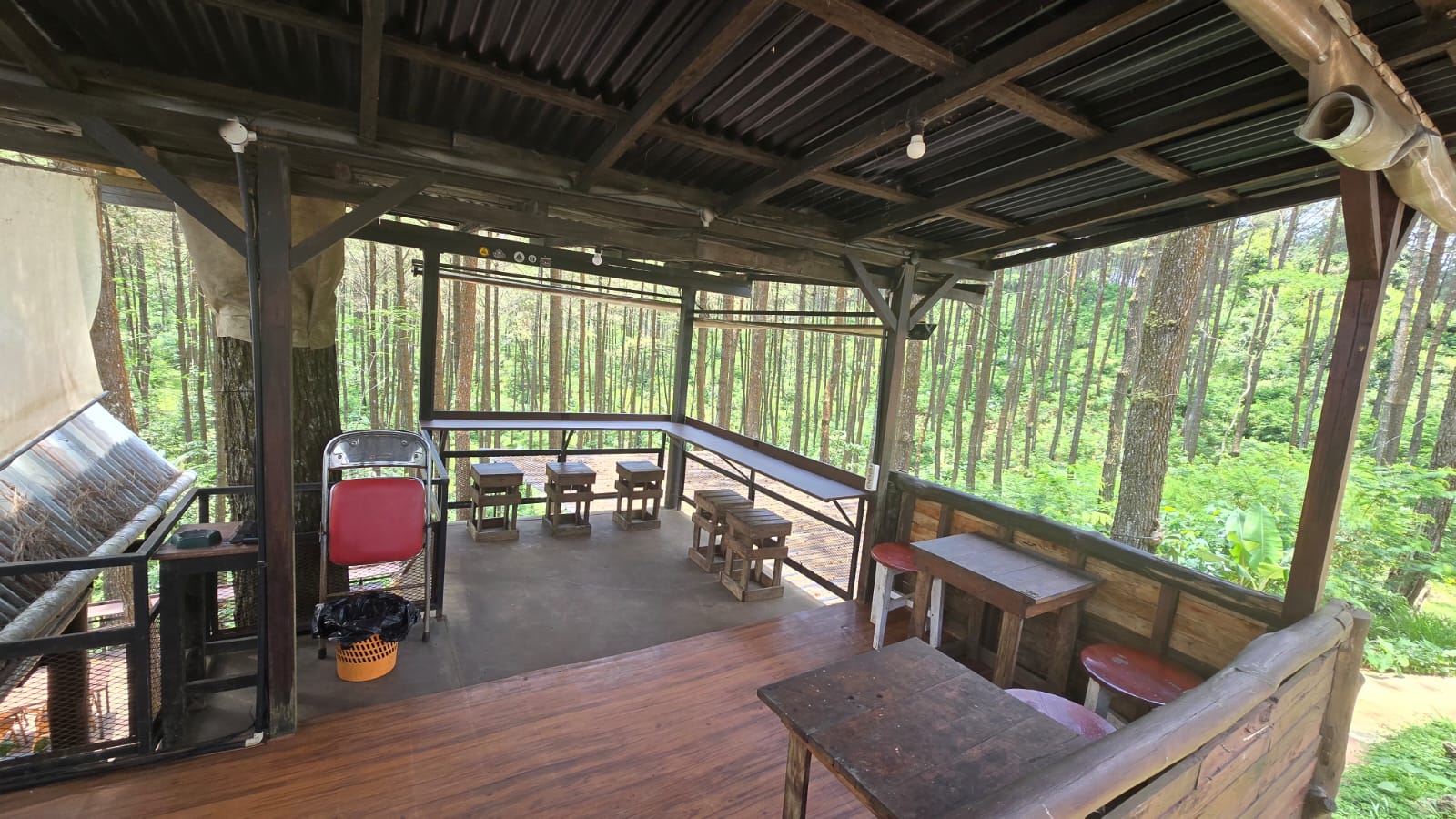 Cafe di Menoreh Jogja